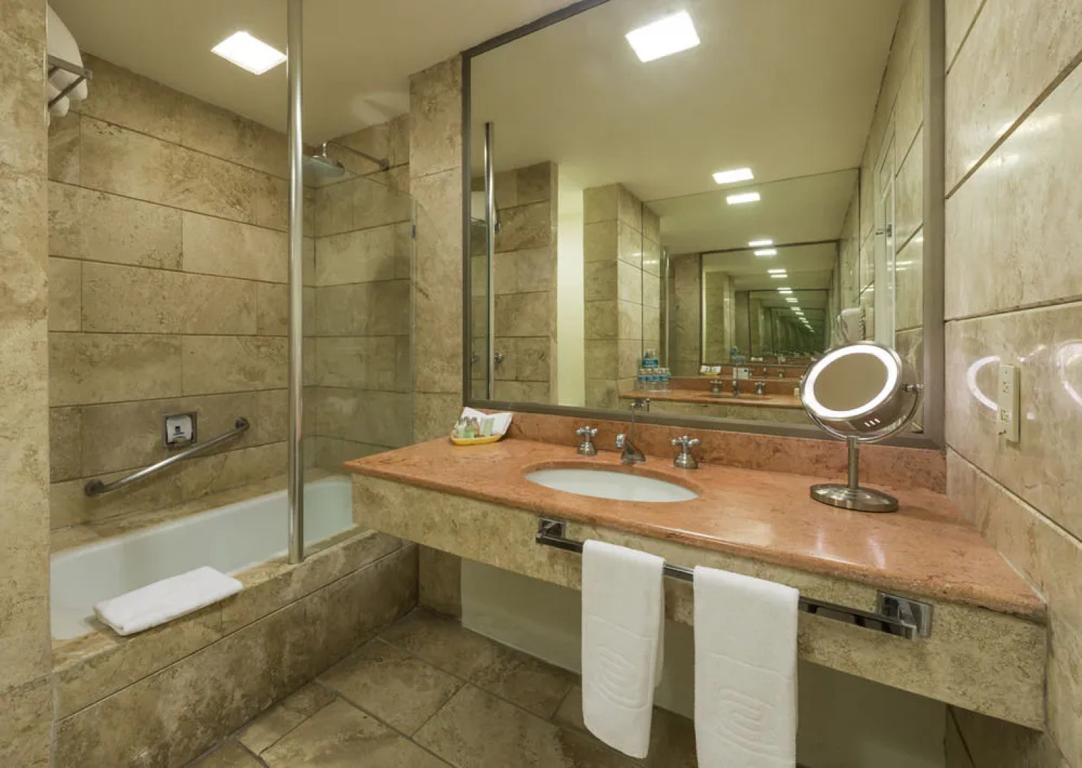 Suite Zaashila Tangolunda