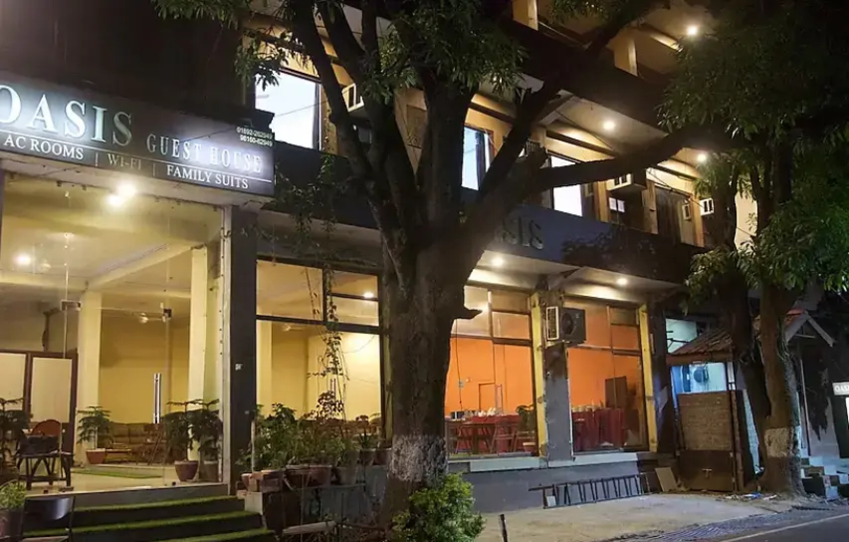 Hotel Oasis