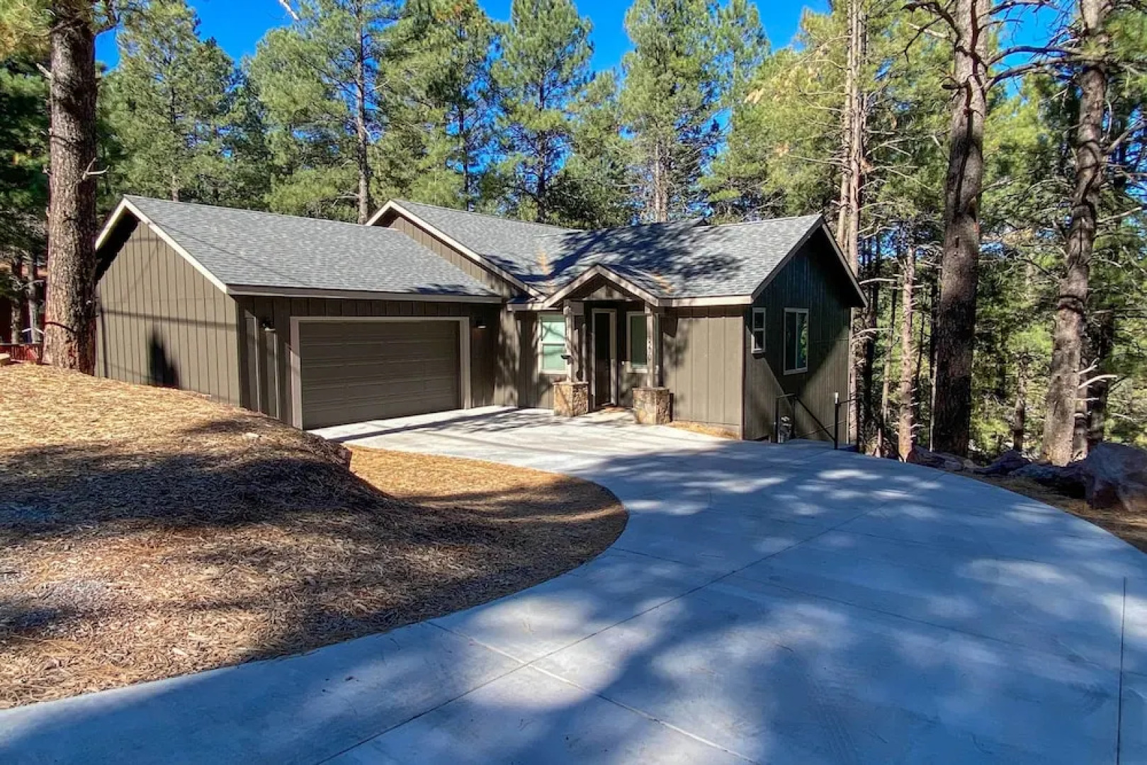 Lavish National Forest Retreat w/ Hot Tub + Views!