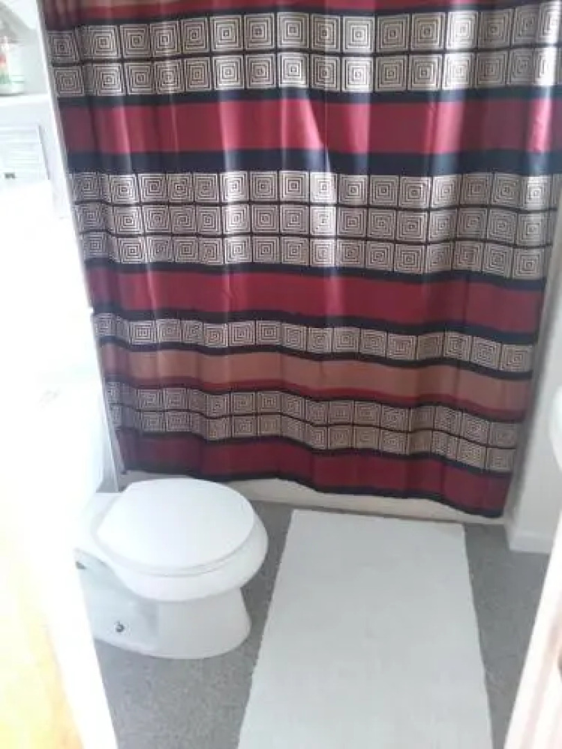 Lakeside Hostel & Guest House