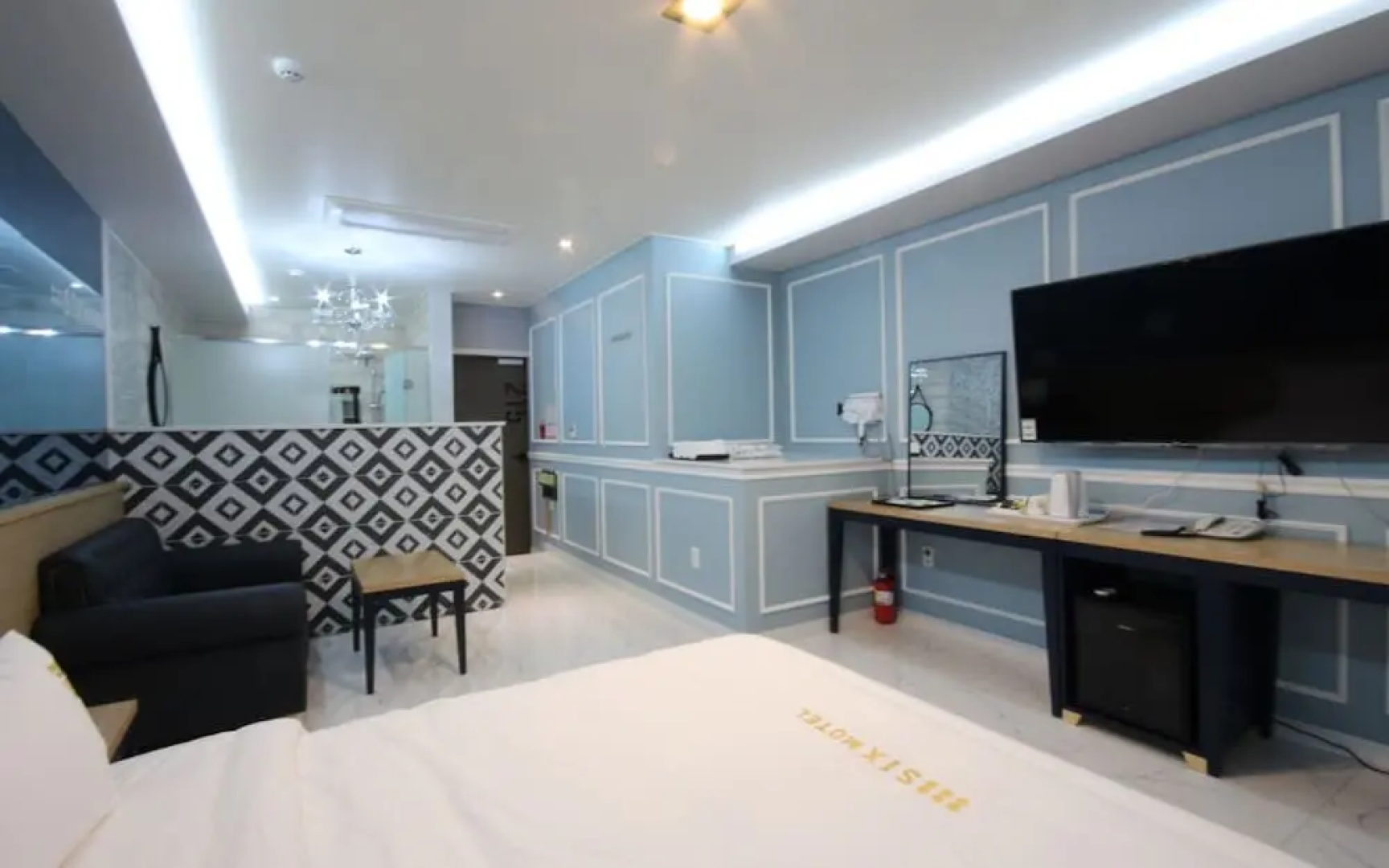 Yeongduk Six Hotel