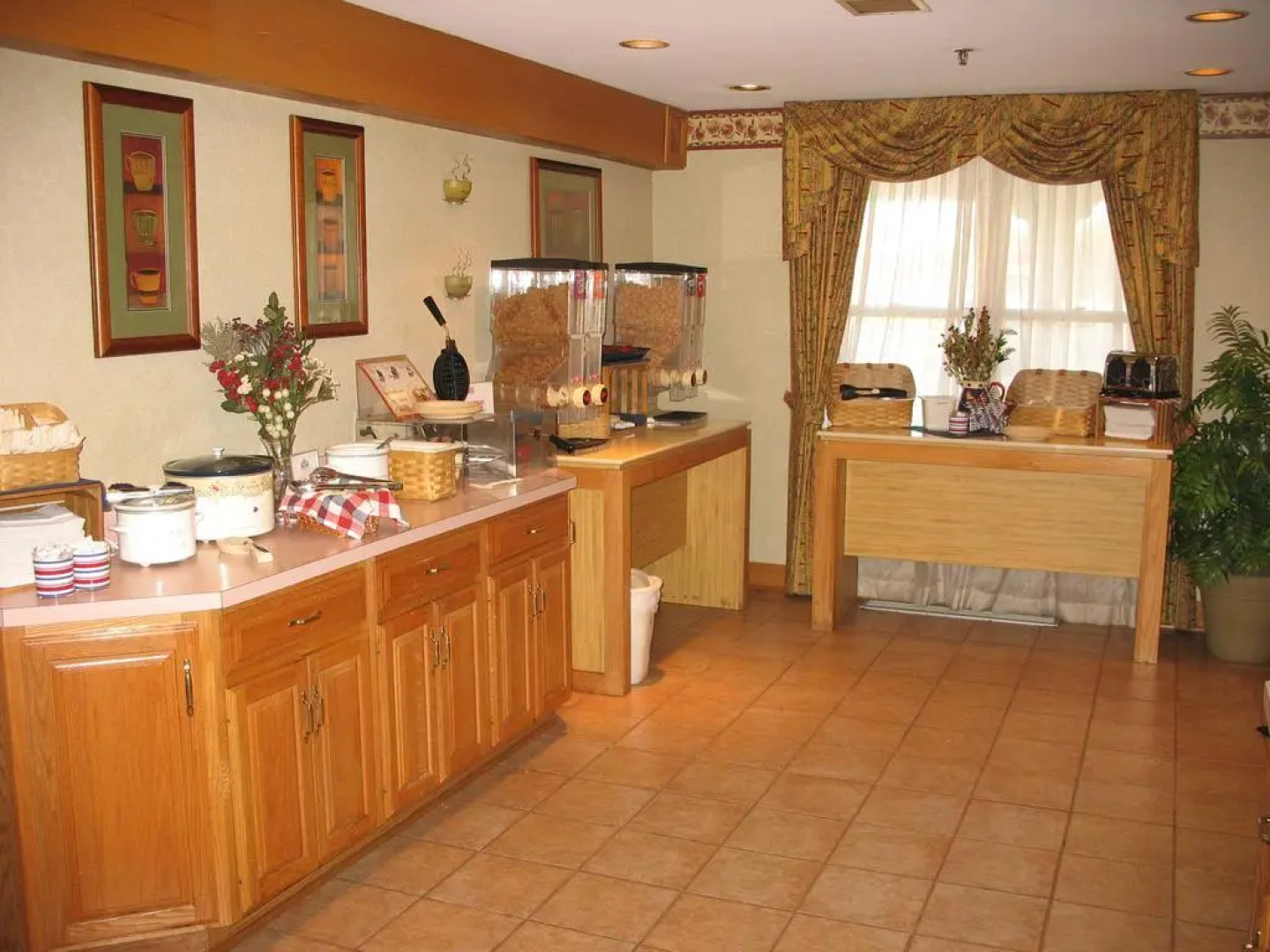 Country Inn & Suites by Radisson, Holland, MI