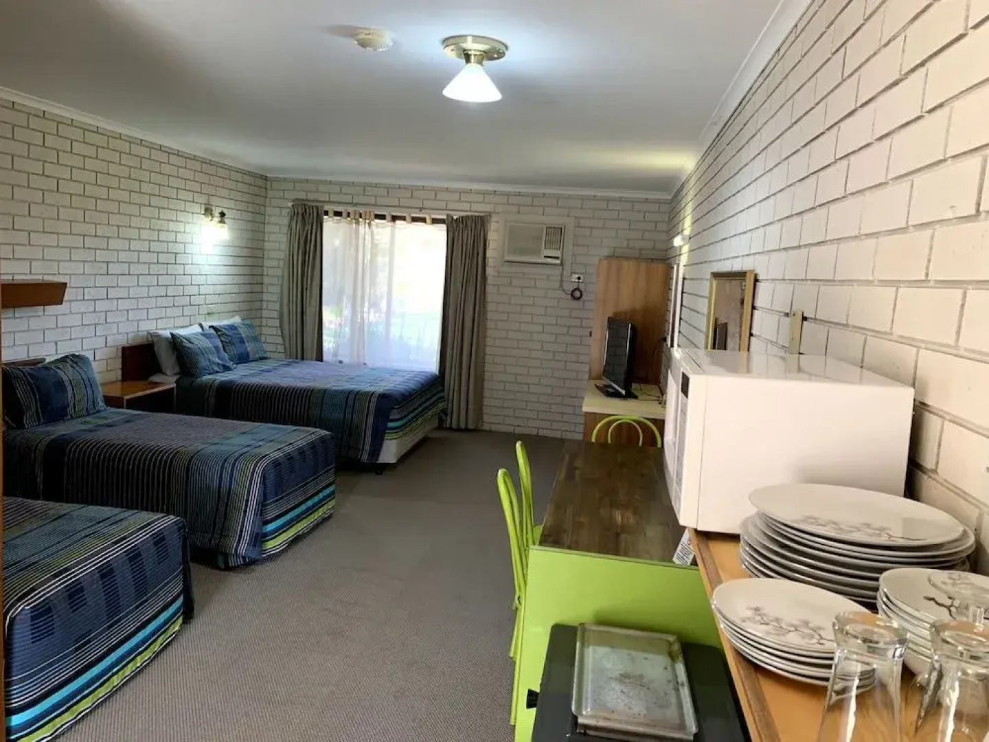 Kingswood Motel & Apartments