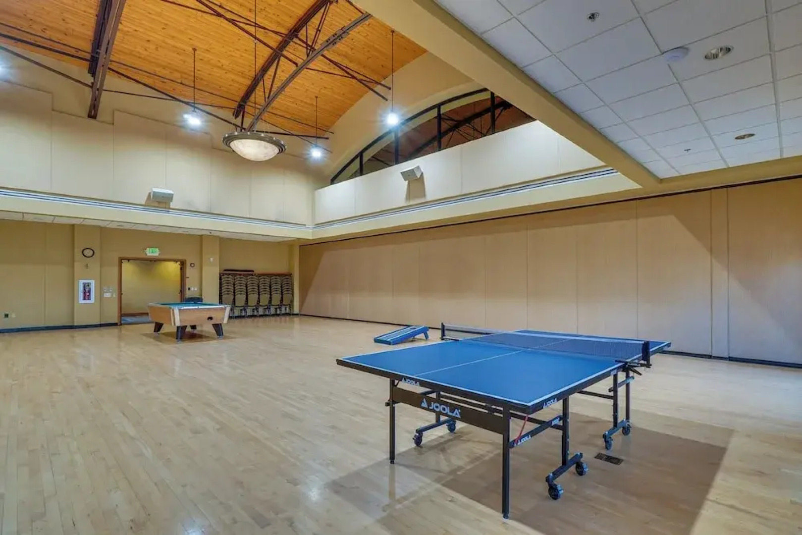 Pet-friendly Crossville Resort Condo: Golf & Swim!