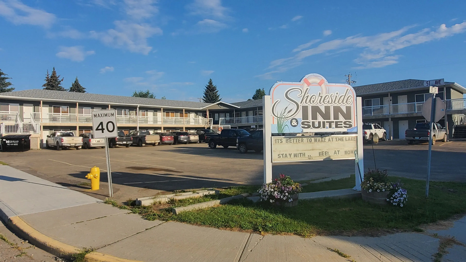 Shoreside Inn & Suites
