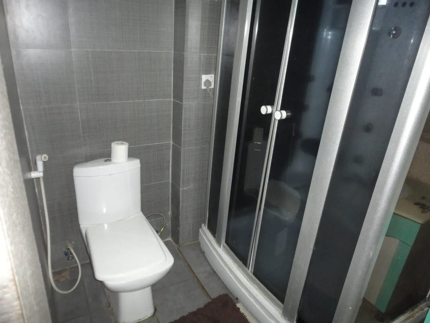 SDM Tavern and Suites