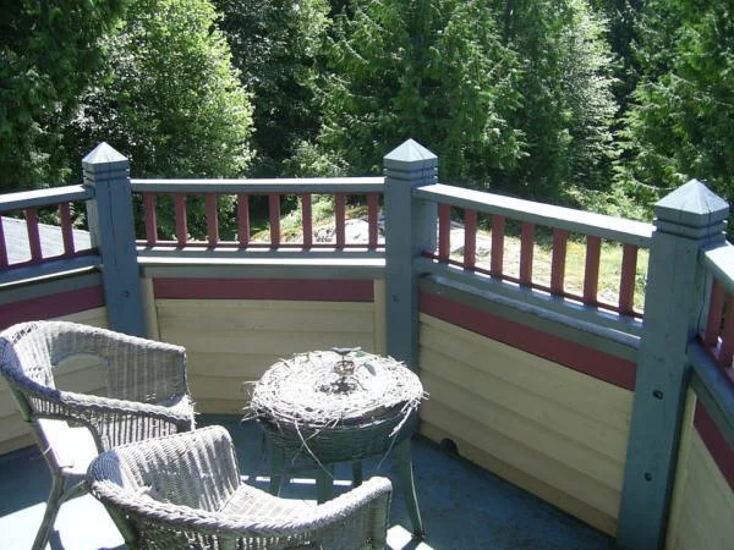 The Artist and The Quiltmaker - Victorian Bed and Breakfast