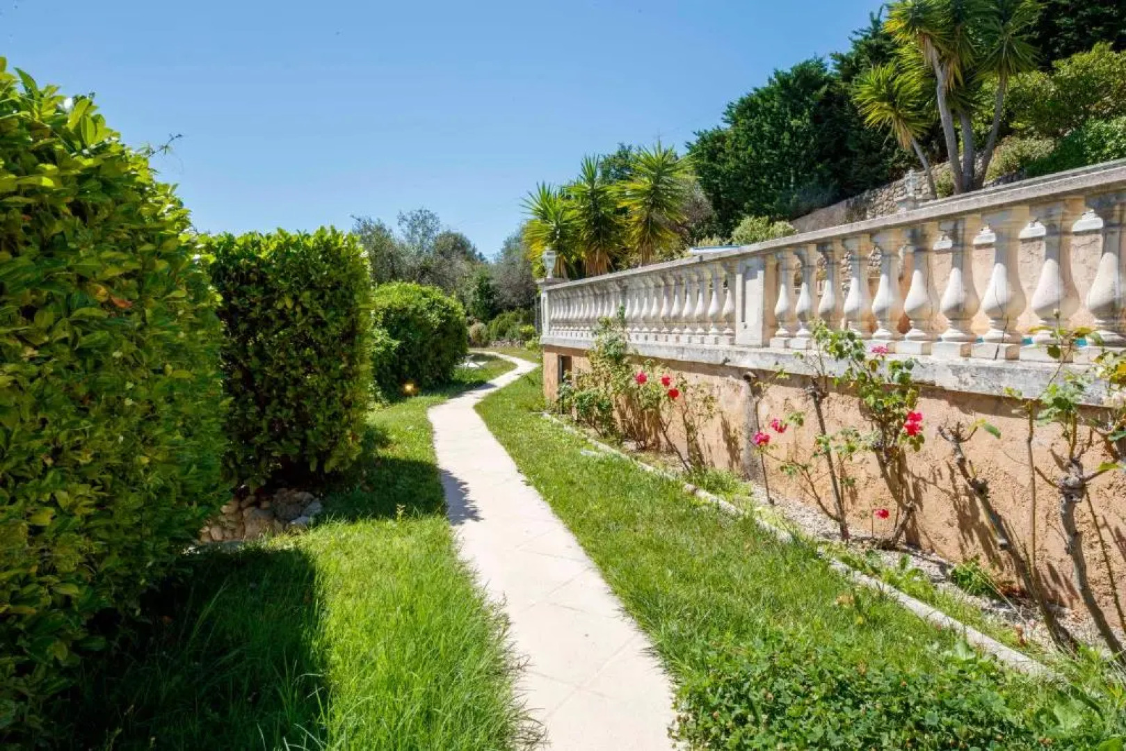 06T - Spacious villa with sea view- pool - jacuzzi-sauna