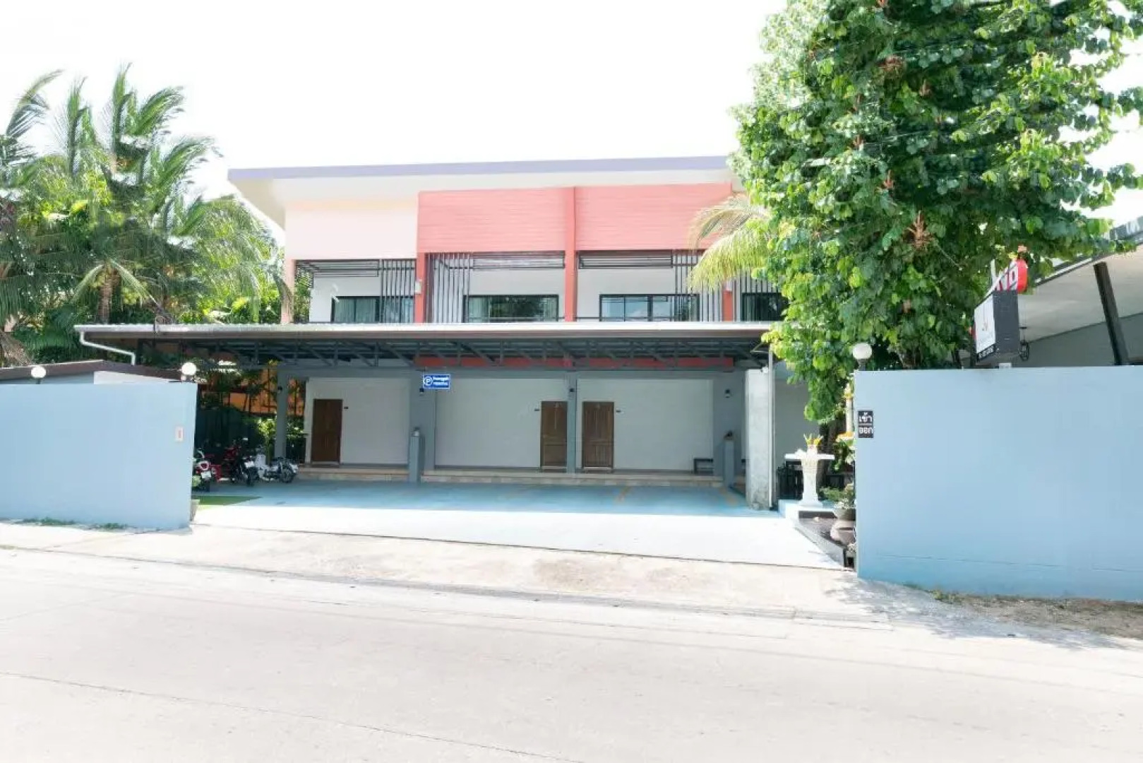 OYO 732 Juthamas Hotel