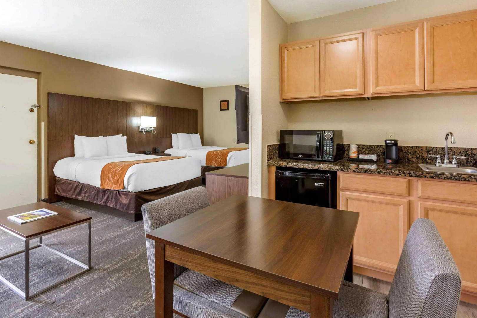 Comfort Suites Tucson near Sabino Canyon