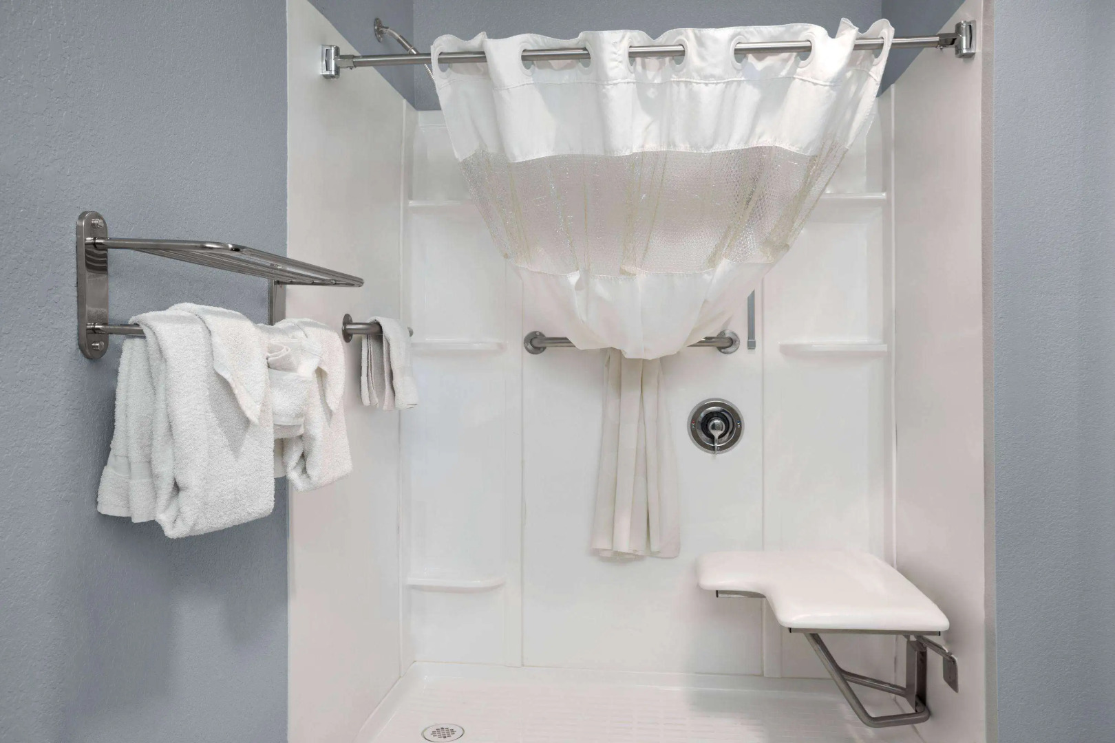 Howard Johnson by Wyndham Holbrook