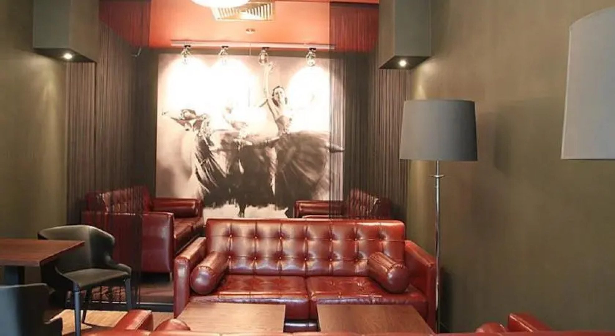 Piano Hotel Restaurant & Pub