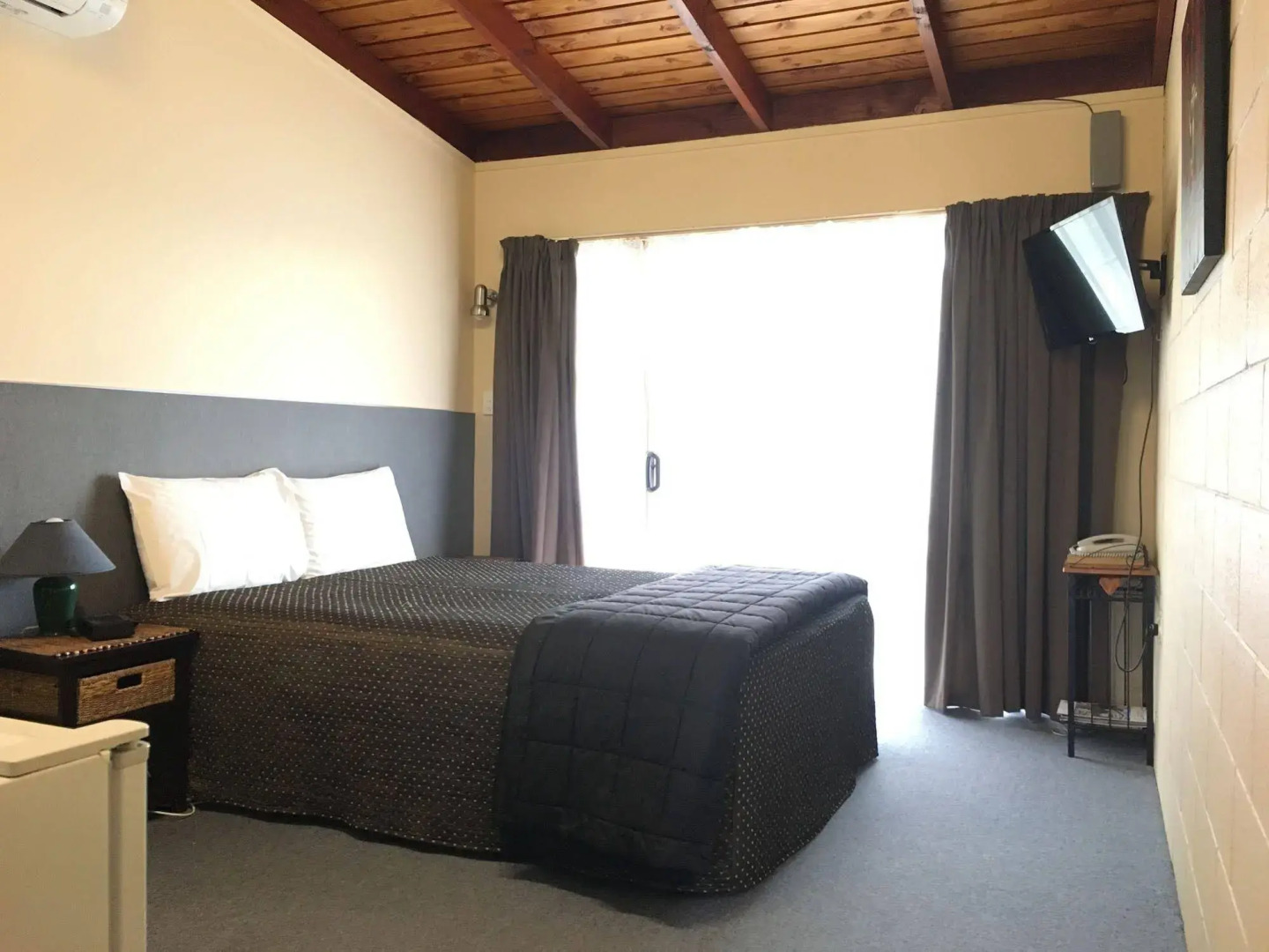 Thornton Lodge Motel