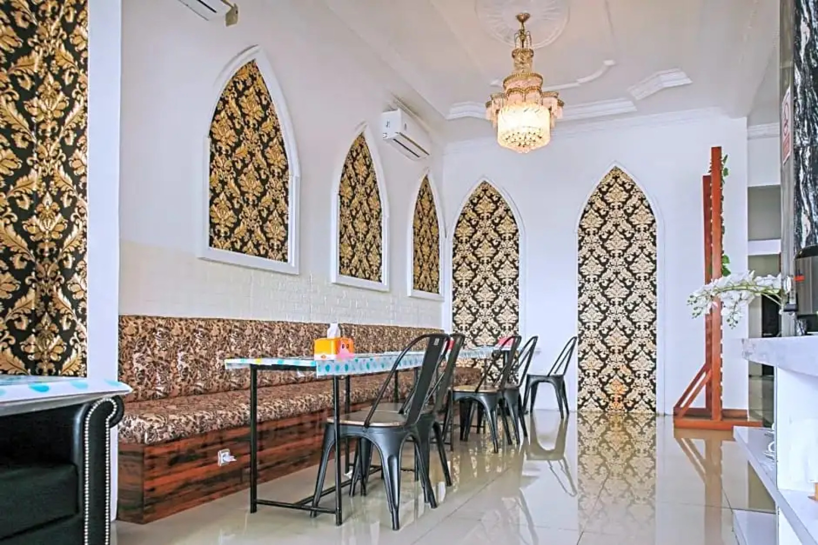 OYO 90221 Makarim Guest House Syariah