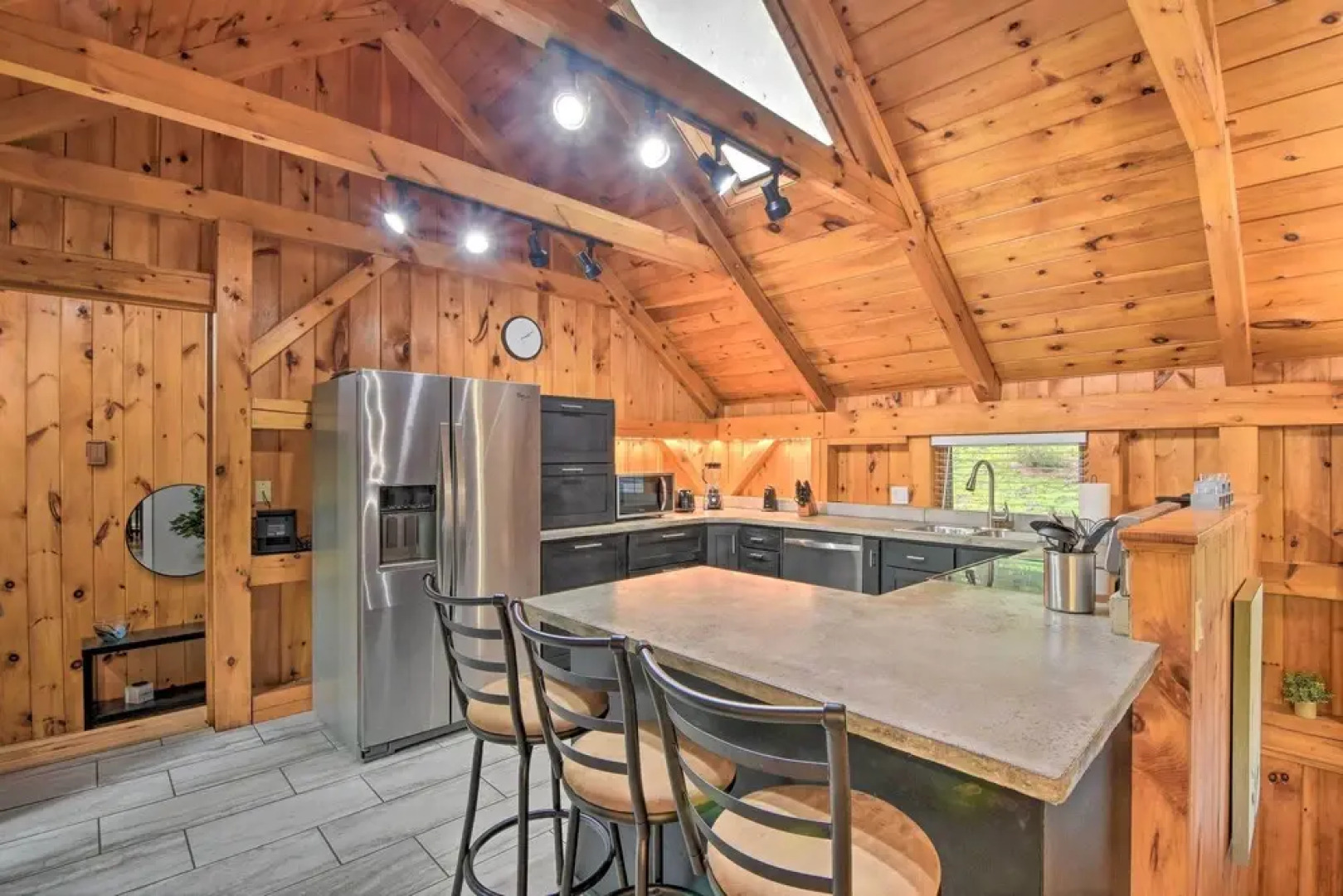 Modern Mountain Cabin w/ Resort-style Amenities!