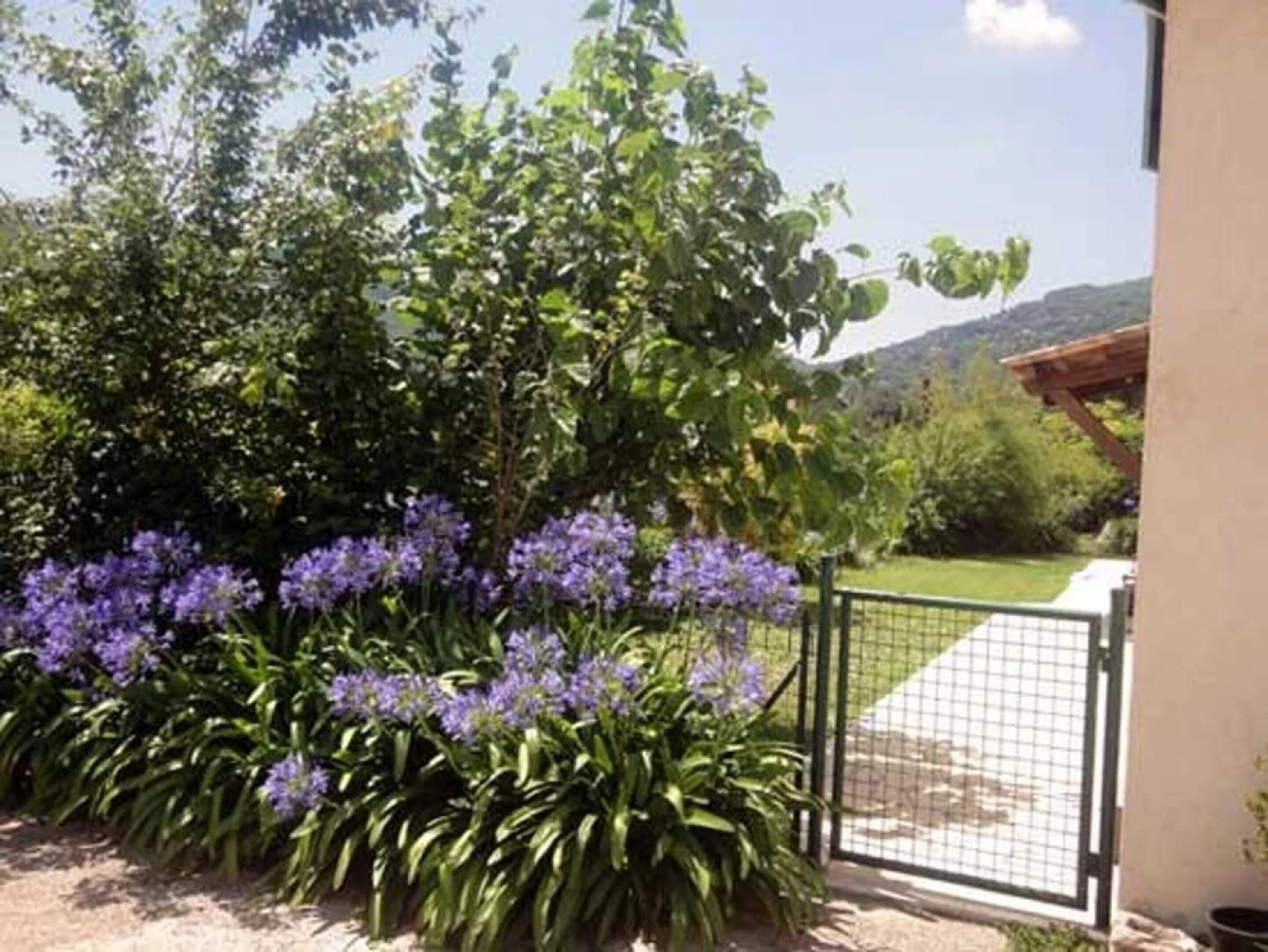 Apartment With one Bedroom in Le Bar-sur-loup, With Wonderful Mountain View, Enclosed Garden and Wifi