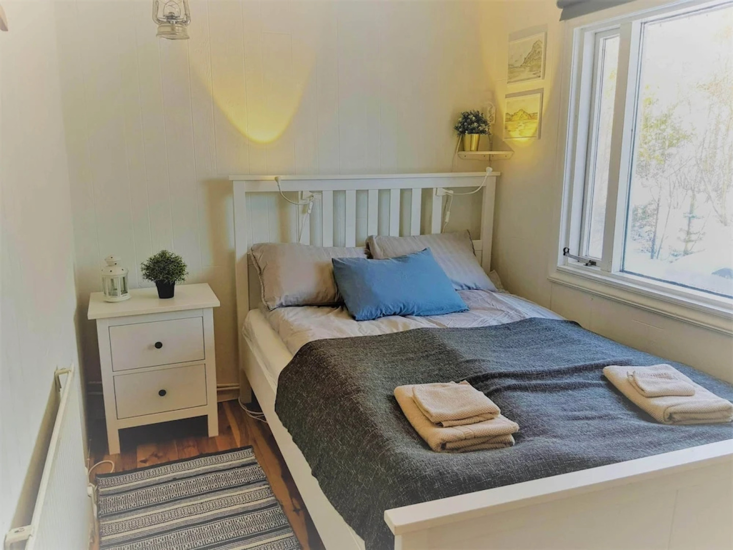 Eyja Mörk & Bubble Bedroom