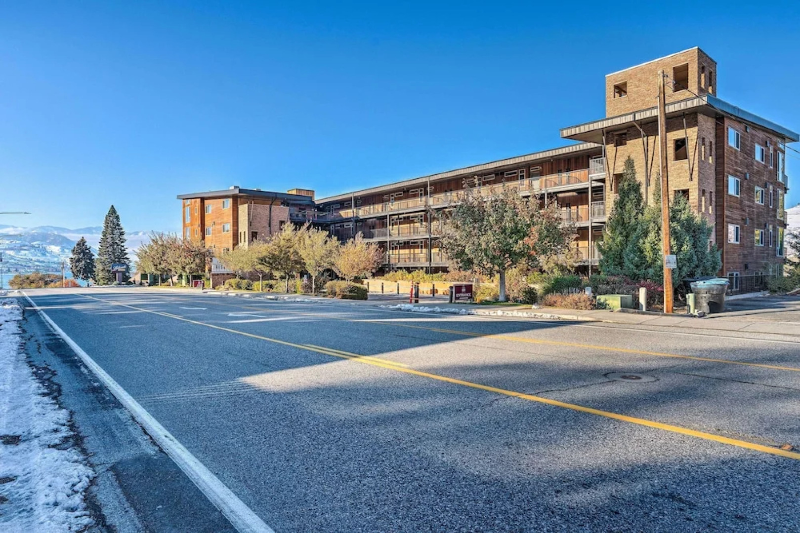 Resort-style Condo w/ Lake Chelan & Mtn Views