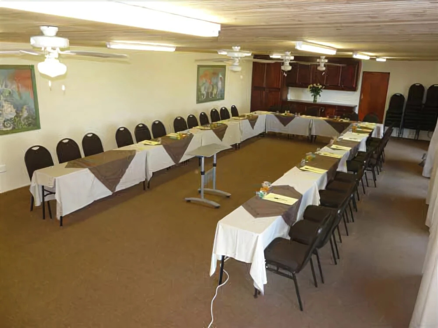 Crawfords Beach Lodge & Cabins