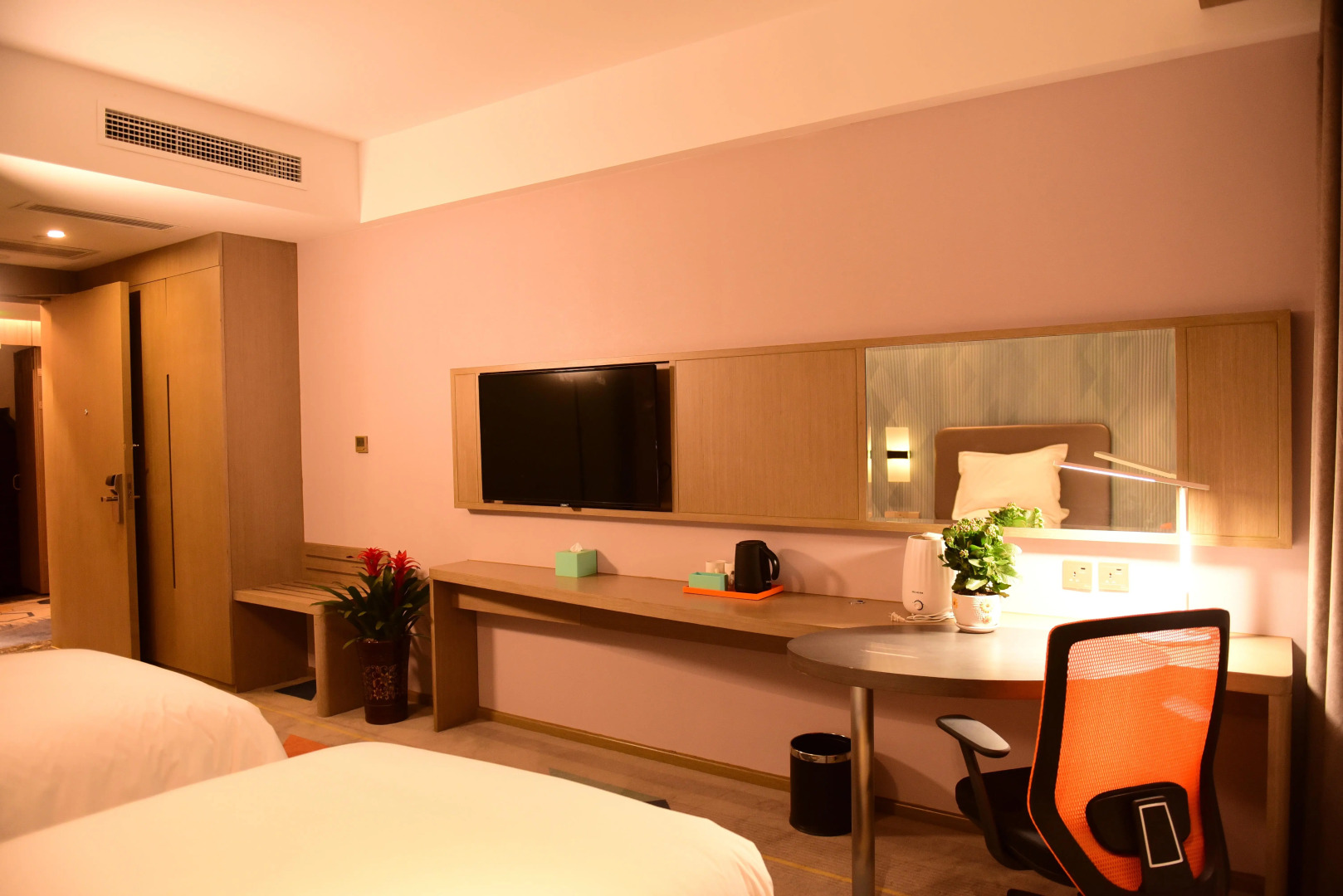 Holiday Inn Express Lhasa Potala Square