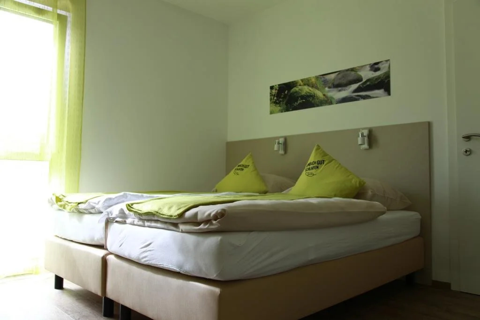 Smart Motel