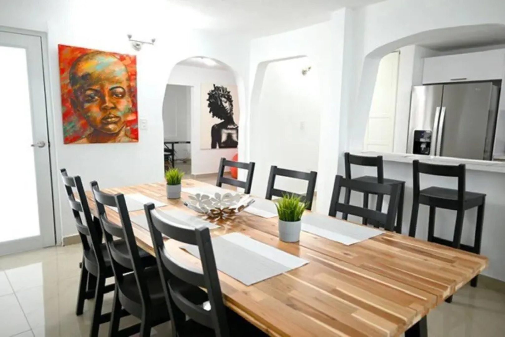 NEW Remodeled pool house 2 minutes from beach