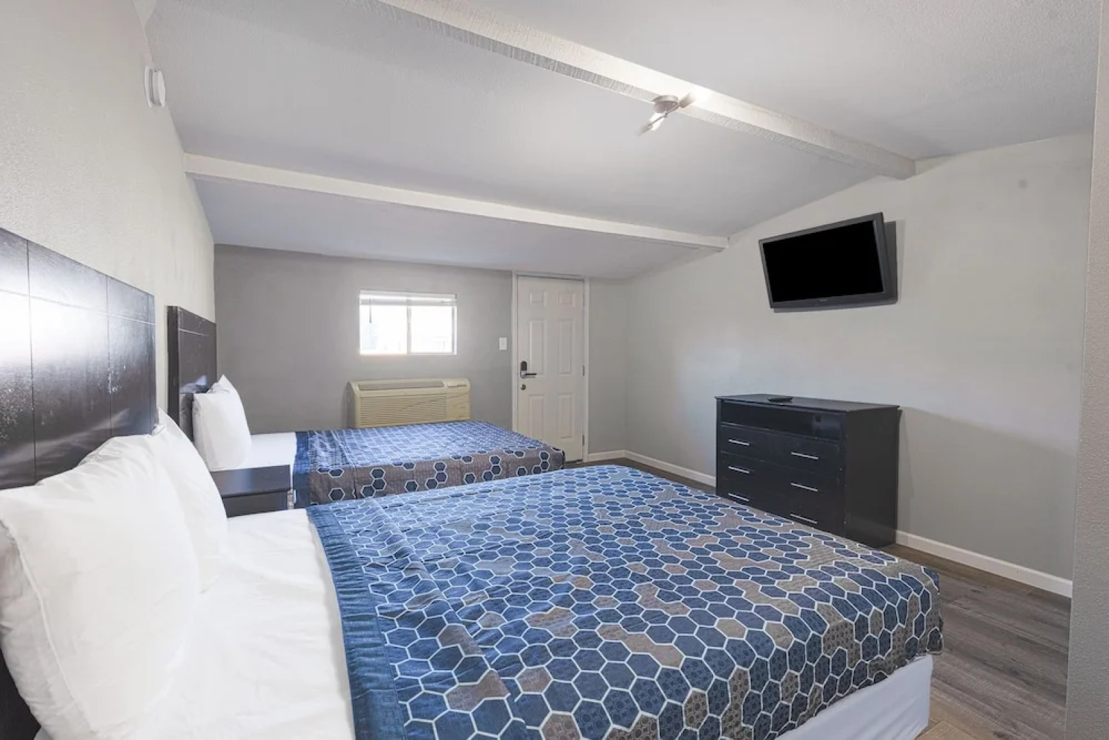 Sands Inn by OYO Winnie