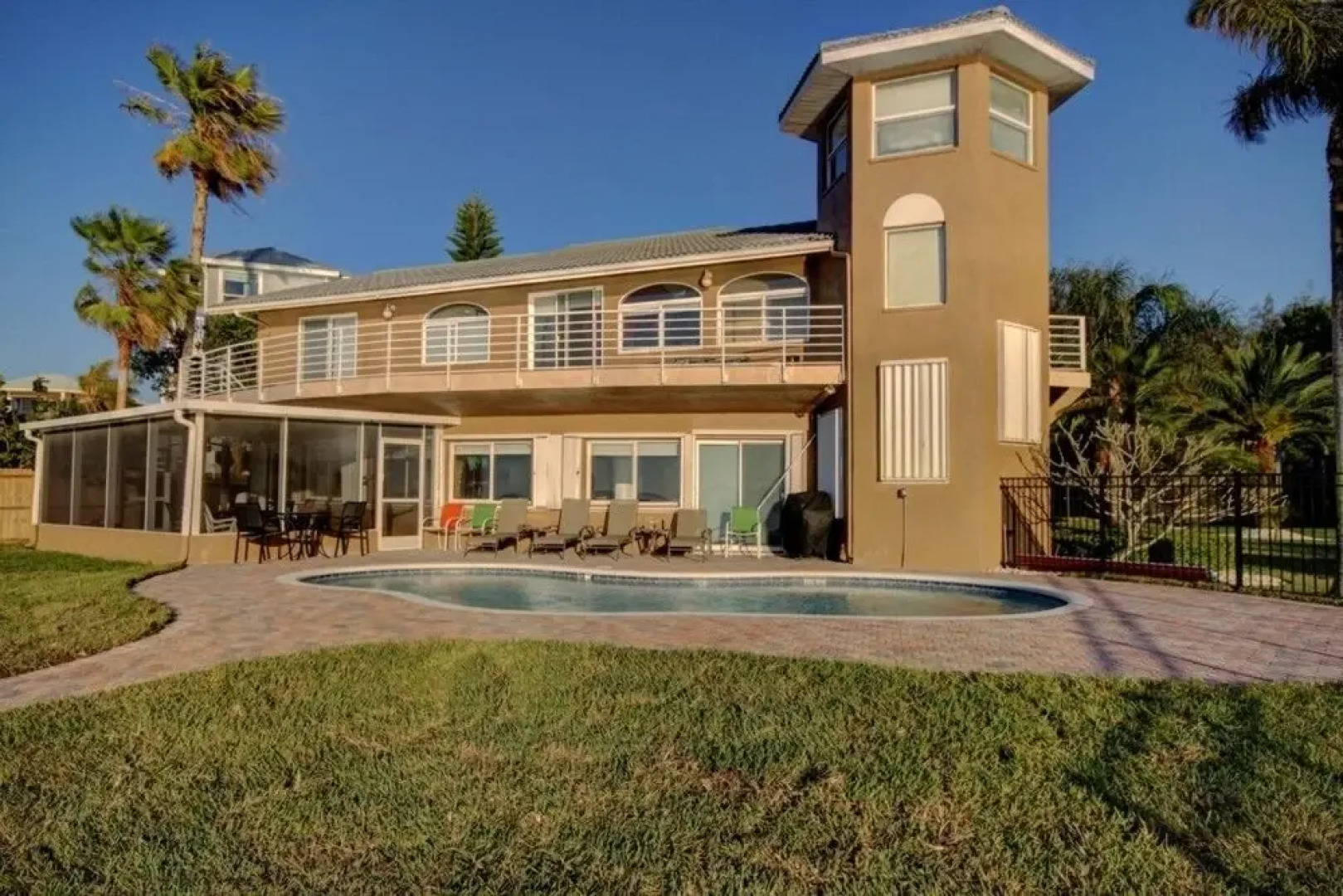 Luxury Florida Villa by RedAwning