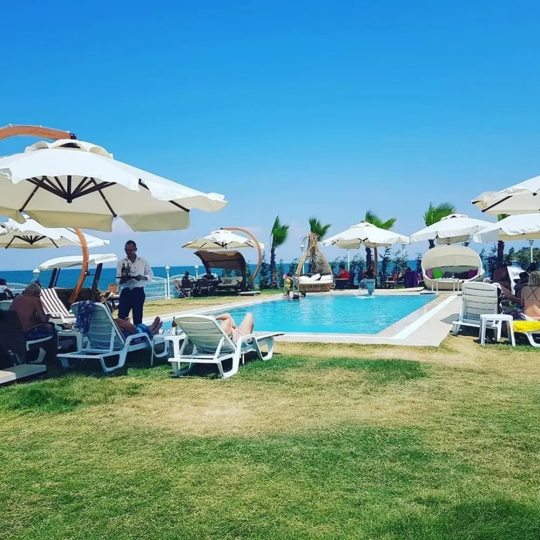 The Klazomenai Marine Hotel