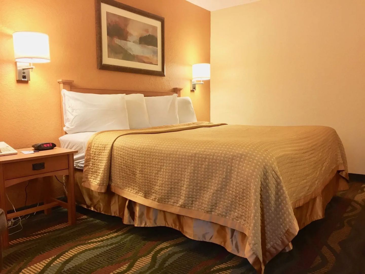 Travelodge by Wyndham Muskegon