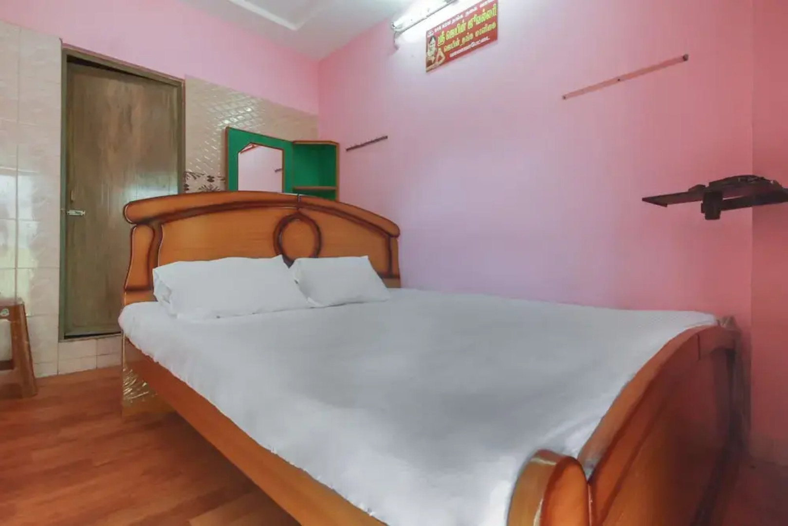 SPOT ON 48806 Sri Jain Lodge