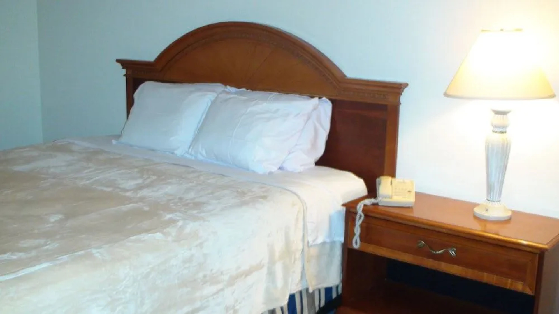 Armstrong Inn and Suites