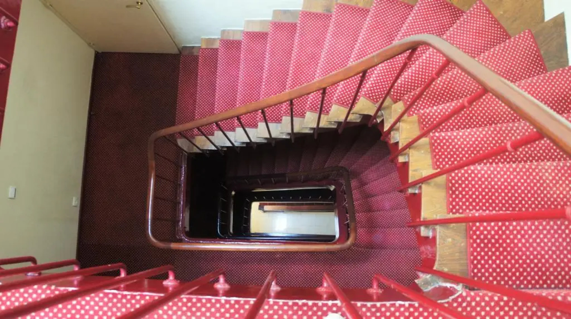 Отель Bellevue Paris Montmartre