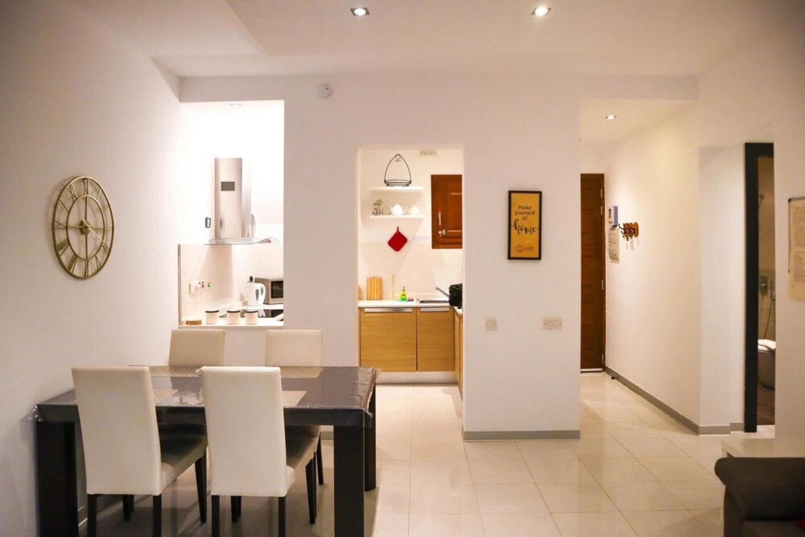 Peaceful Home With hot tub and 2 Communal Pools