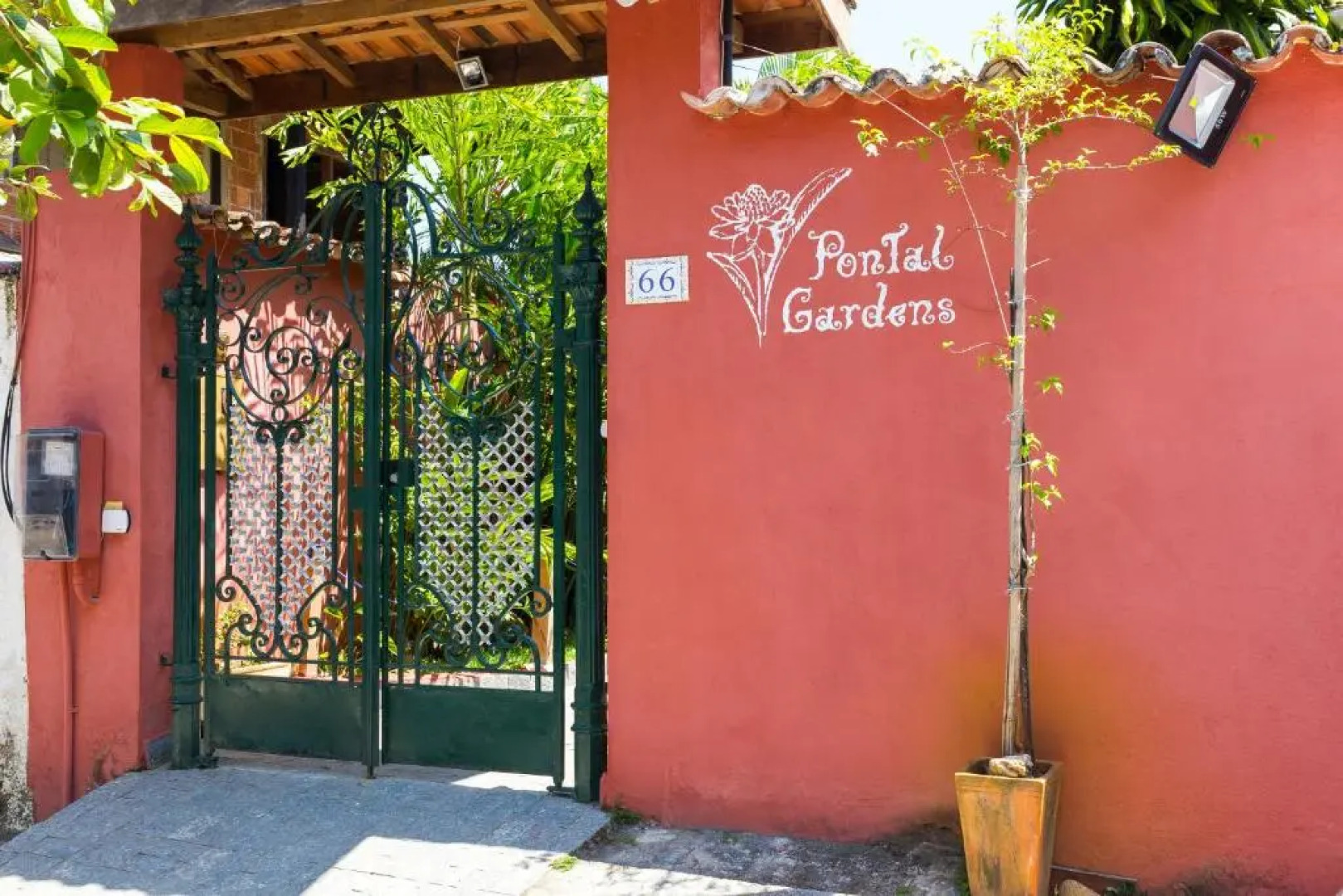 Pousada Pontal Gardens