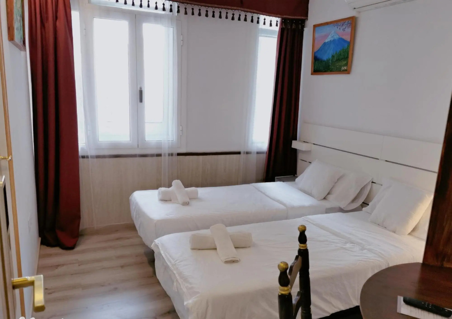 Barcelona Corona Hostal