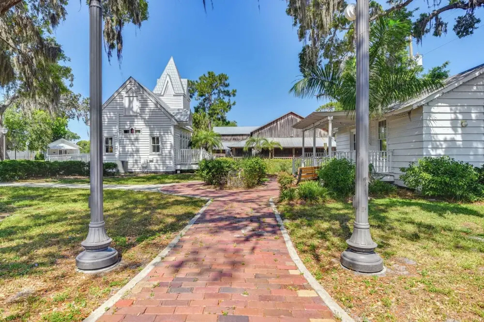 Pet-friendly Palmetto Duplex ~ 2 Mi to Riverwalk!