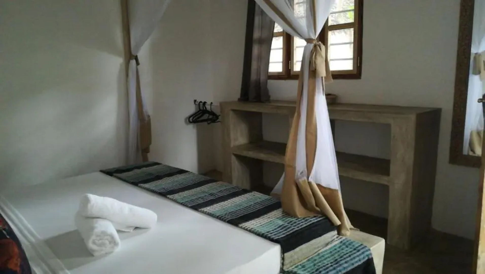 Bahari Pizza Restaurant and Bungalows