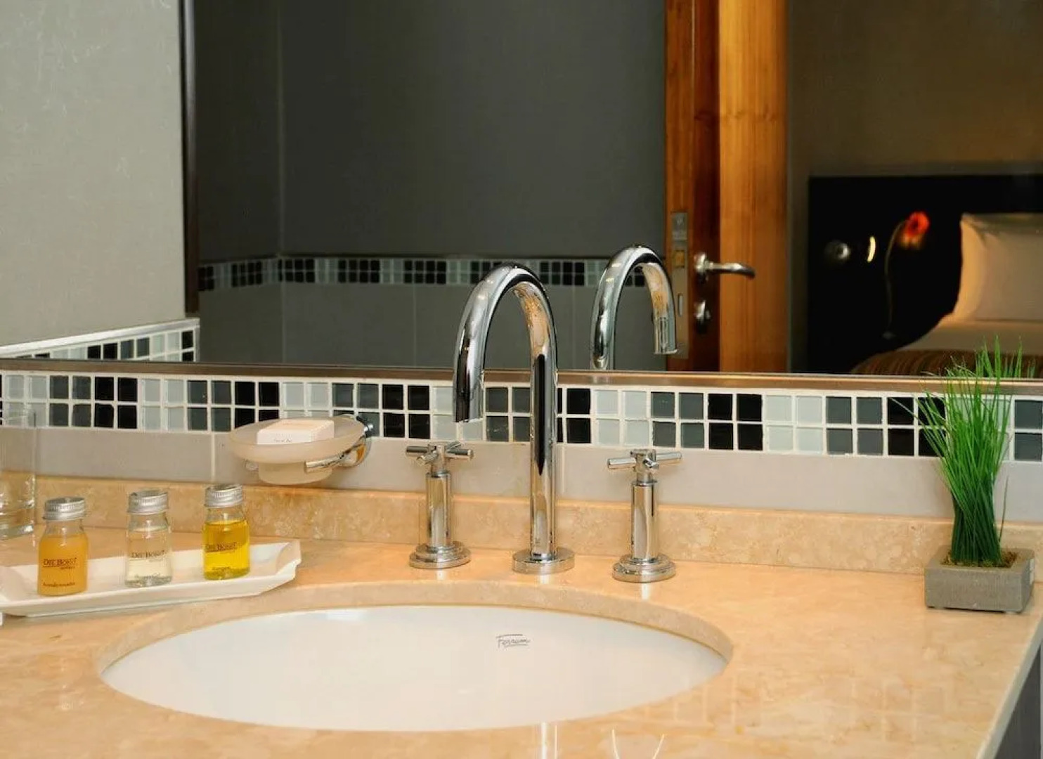 Del Bono Suites Art Hotel