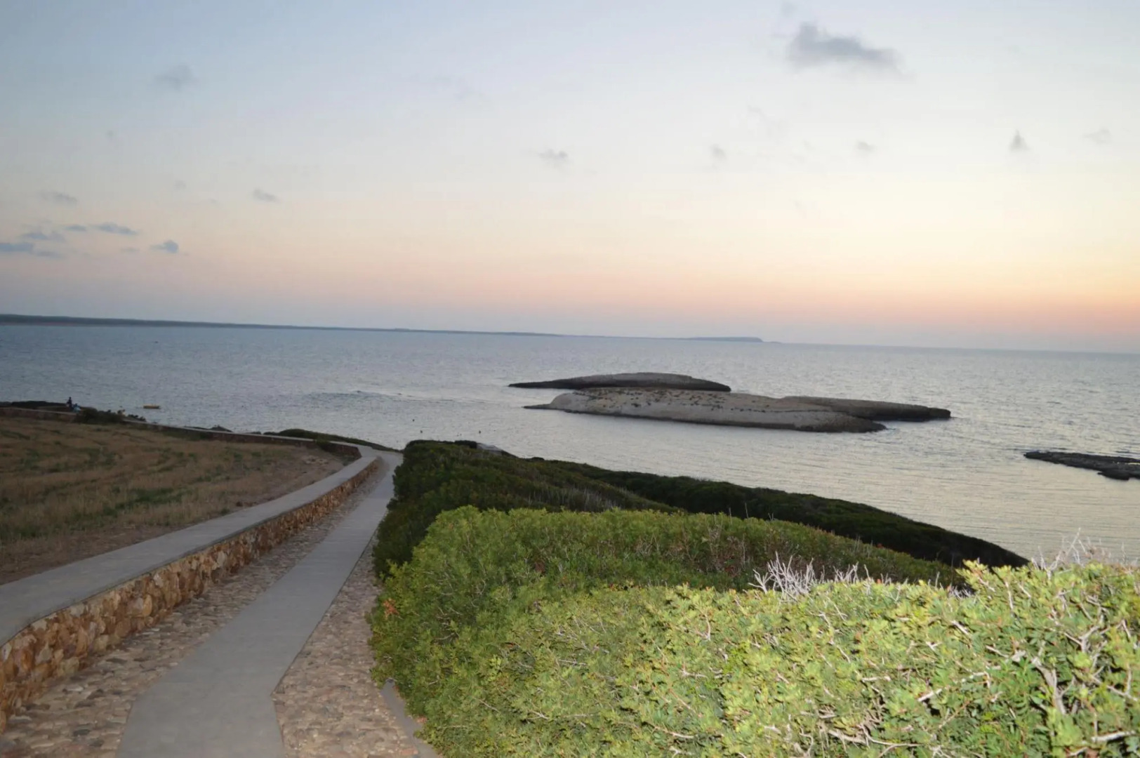 Seafront holiday home twenty meters from the western shore of Sardinia in S'archittu Beach-Casa del Giglio