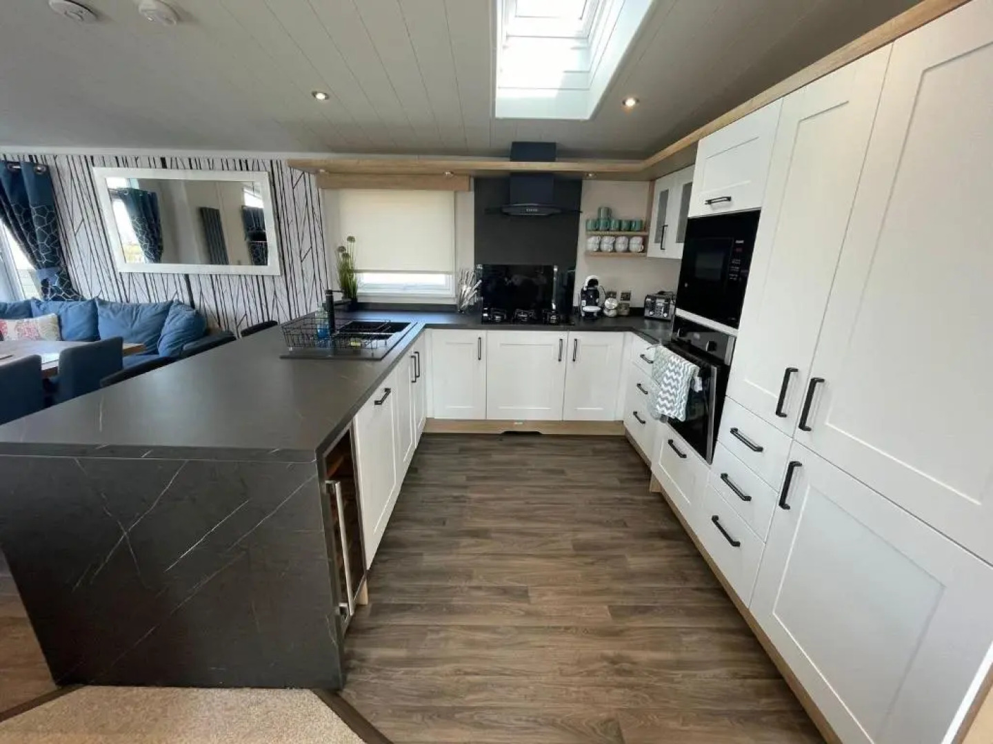 Indulgence Lakeside Lodge i3 with hot tub, private fishing peg situated at Tattershall Lakes Country Park