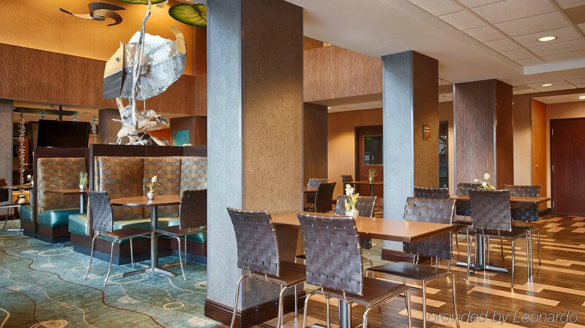 Best Western Plus Chain of Lakes Inn & Suites
