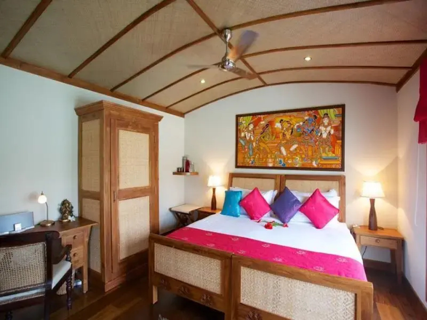 The Lotus - Houseboat