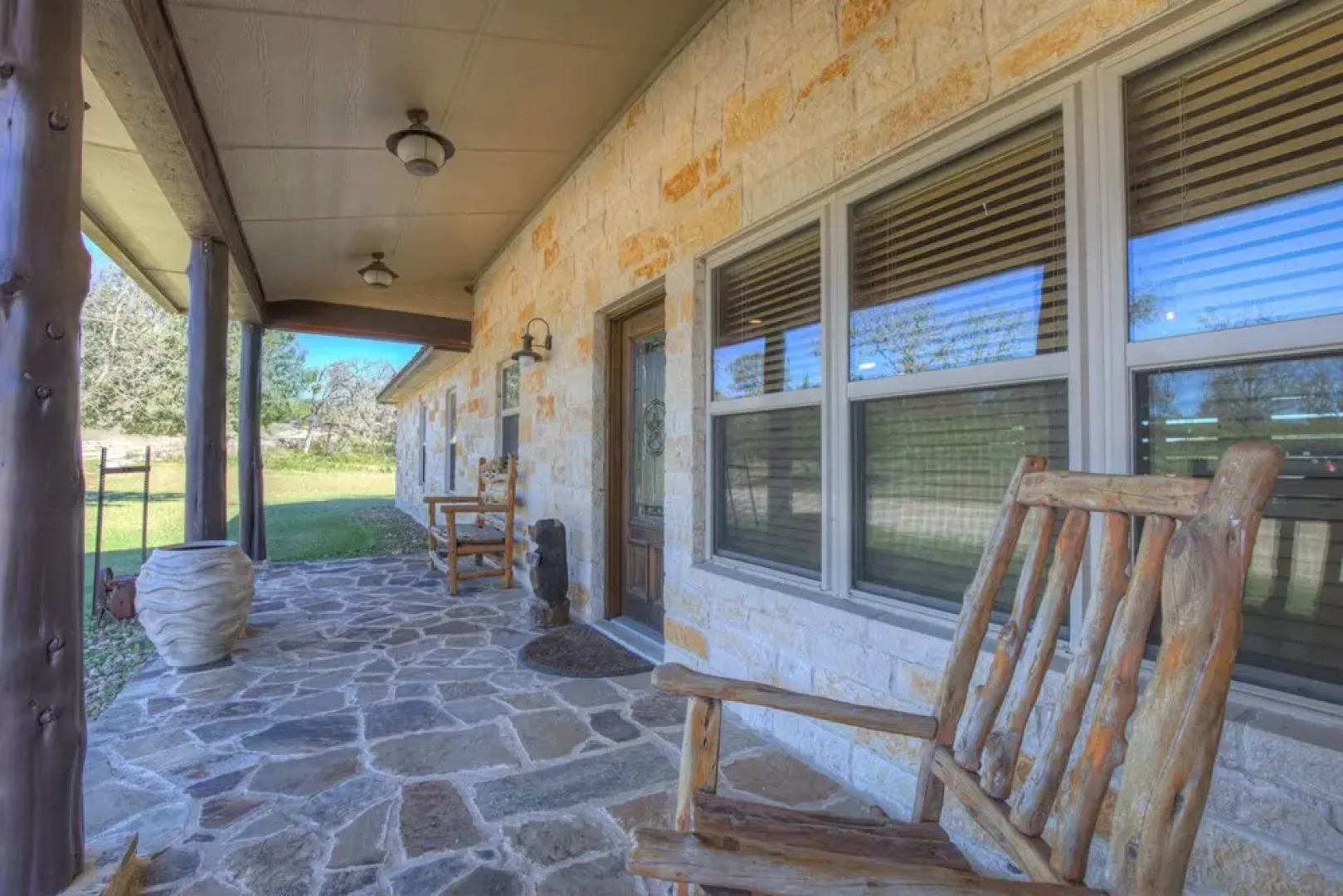 New Gorgeous Ranch With Private Swimming River, Waterfall, & Firepit