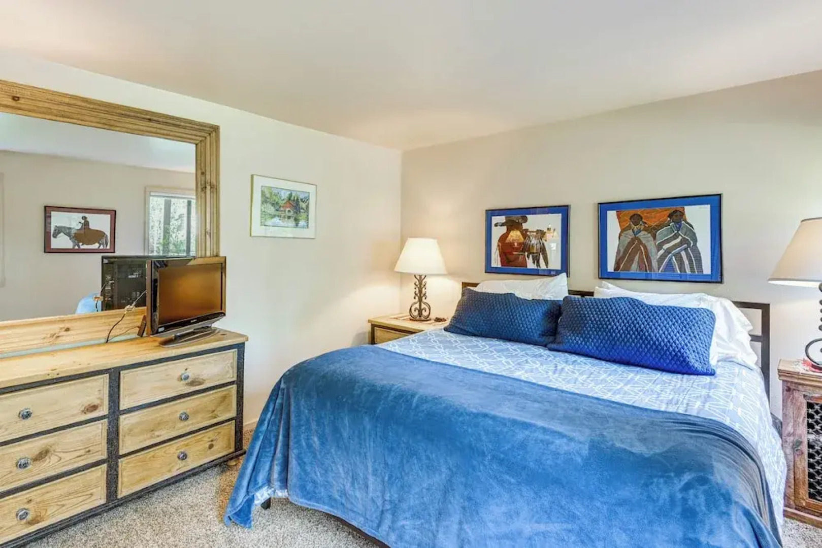 Walk to Sun Valley Village: Condo w/ Deck!