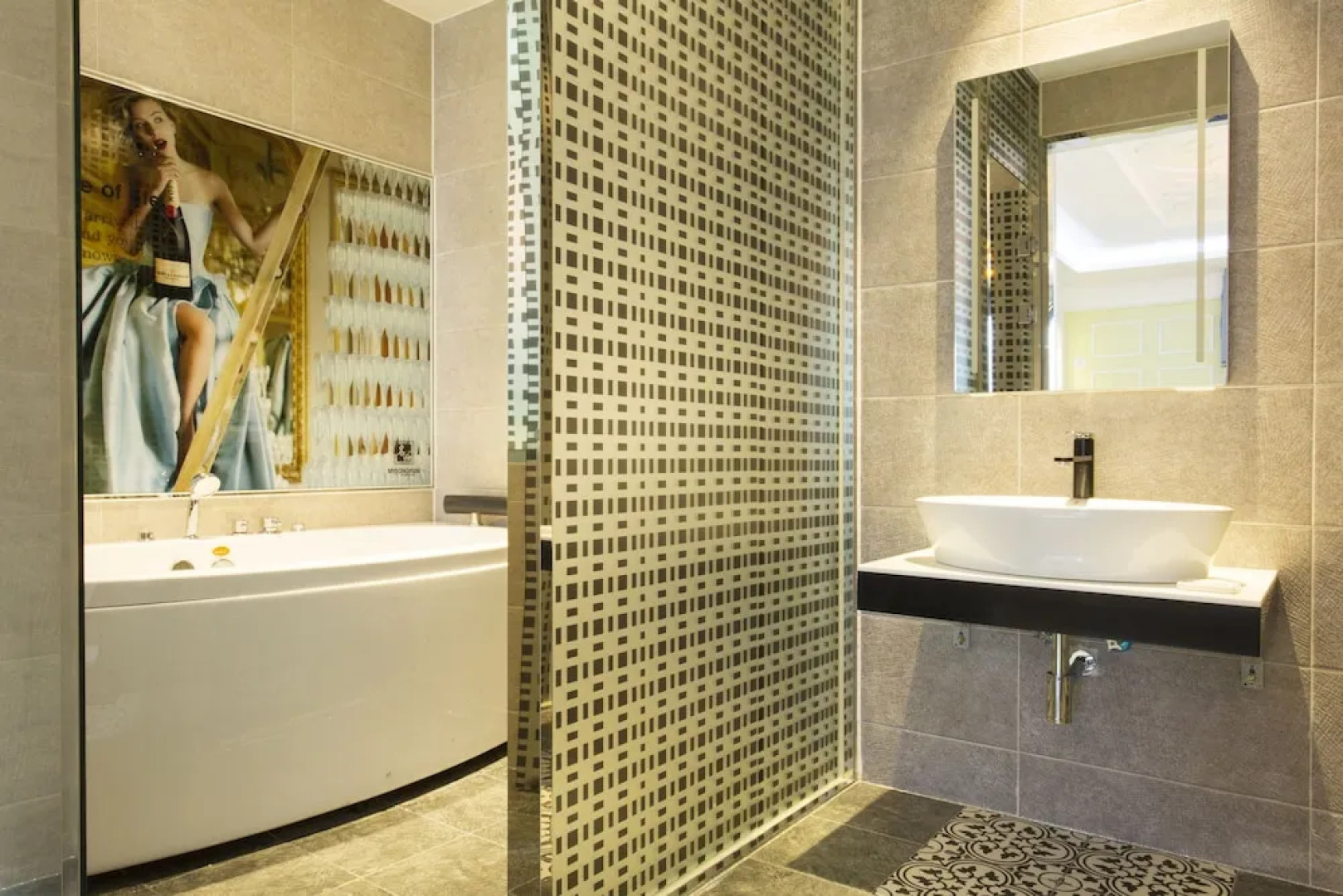 Myeongpum Drive-in Hotel