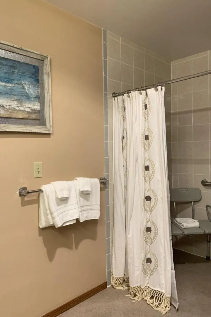 Lamplighter Cabins & Suites