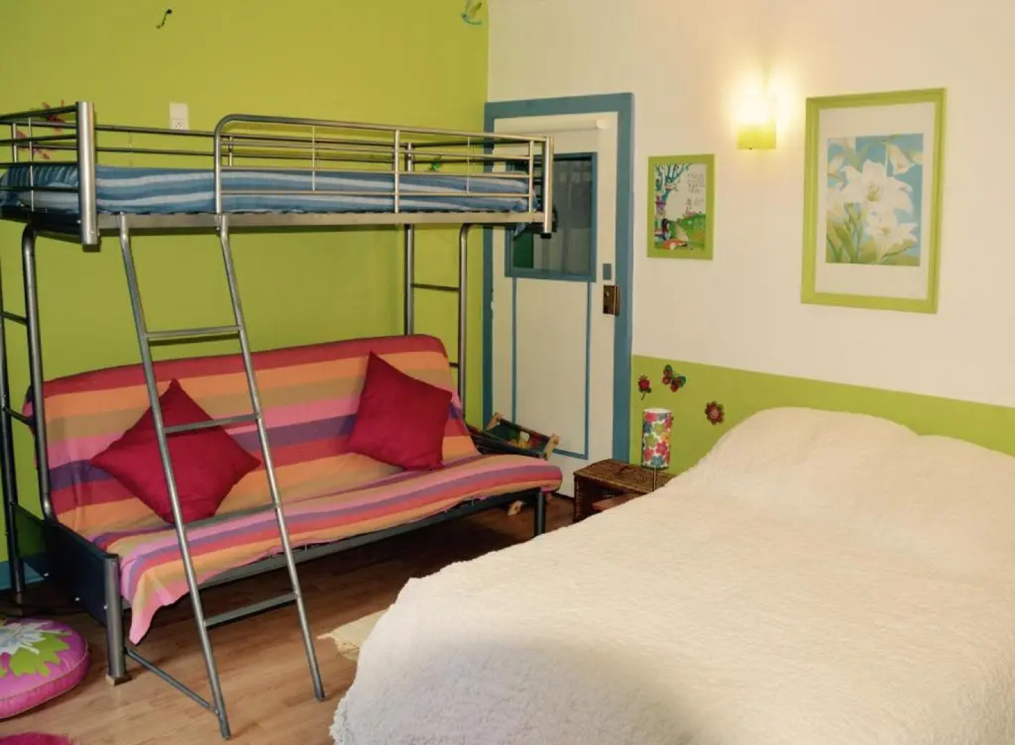 Volets Bleus et Briques Rouges