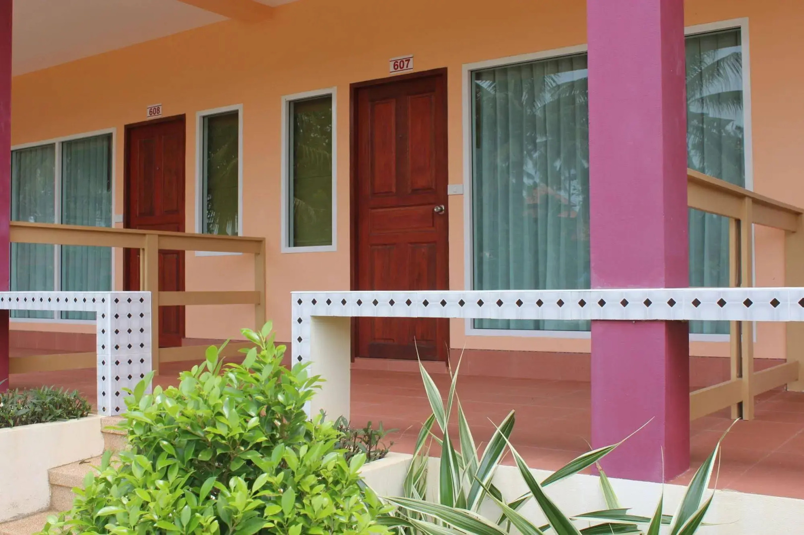 D.R. Lanta Bay Resort