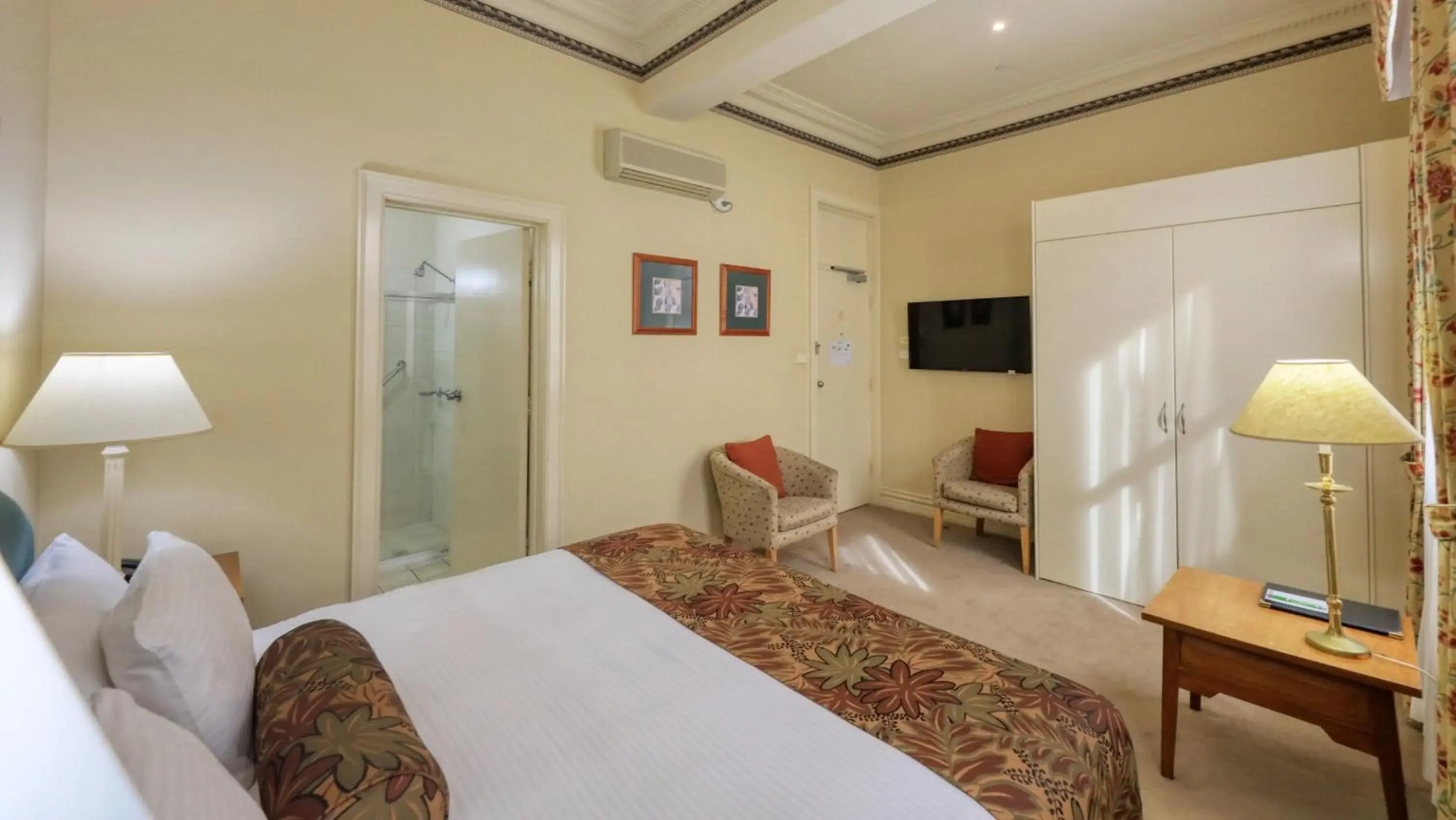 Royal Exchange Hotel